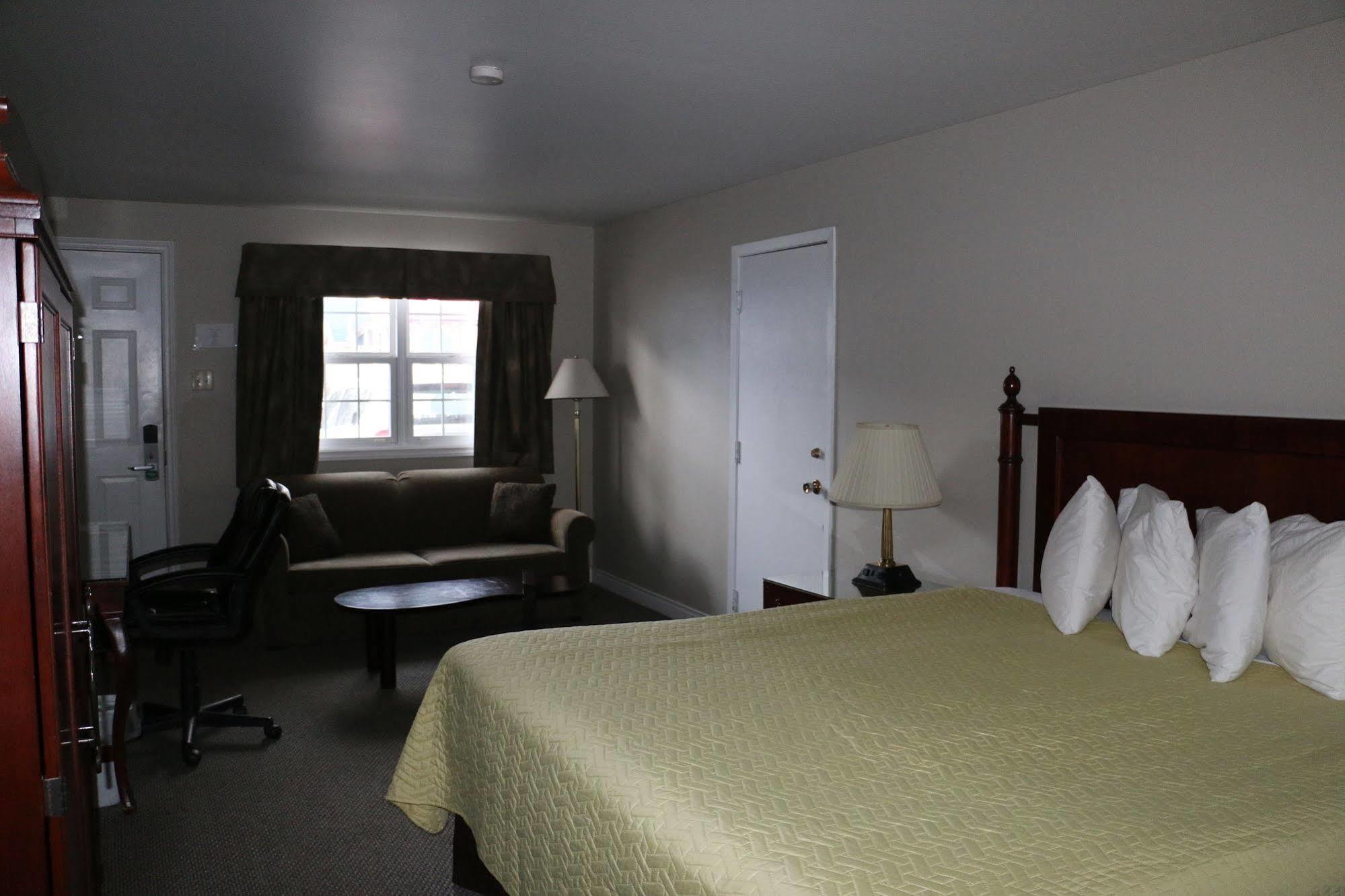 Midtown Motel & Suites Moncton Exterior foto